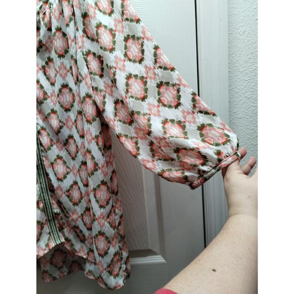 Dept 222 Women's Plus Size 1X Green Pink Ikat Boho 3/4 Sleeves Split Neck Top - Picture 6 of 8